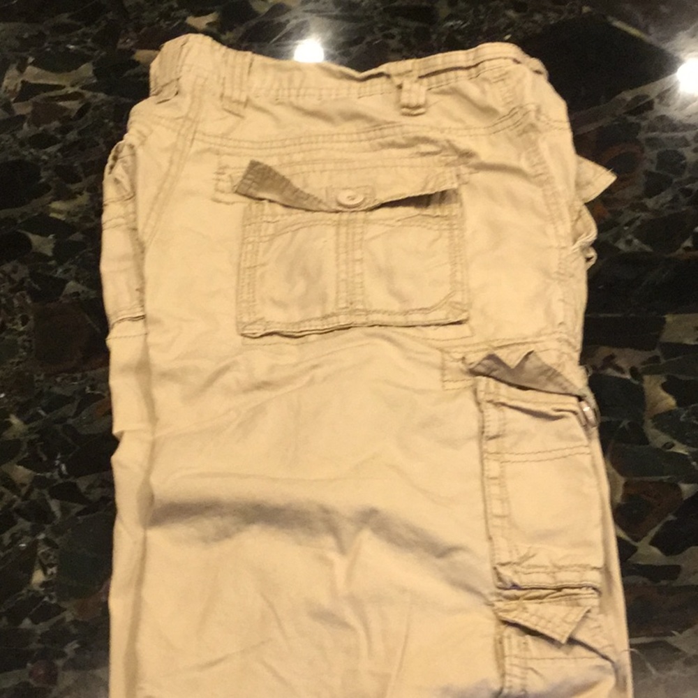 Shorts - Picture 3 of 4